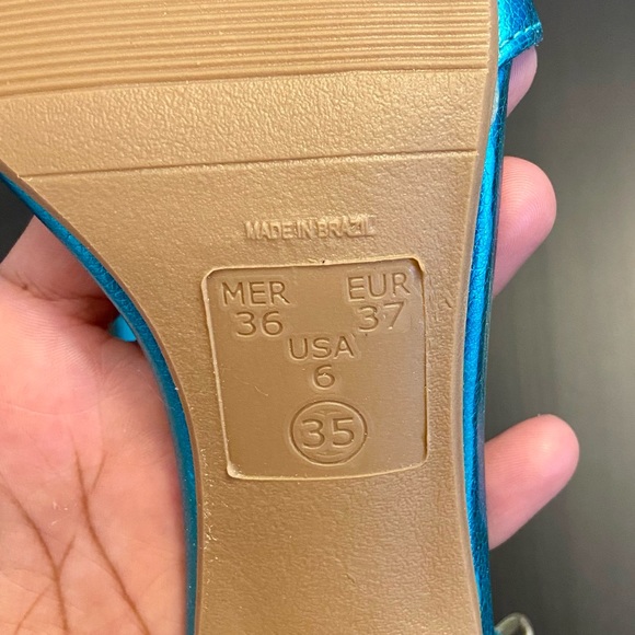 BNWOT Blue Metallic Sandal Heels - Picture 8 of 8
